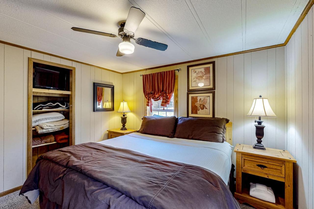 Pine Woods Cabin McHenry Extérieur photo