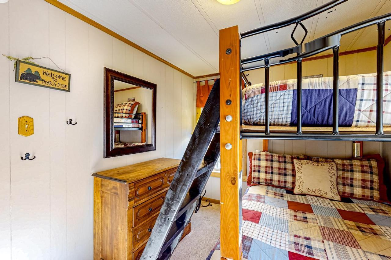 Pine Woods Cabin McHenry Extérieur photo