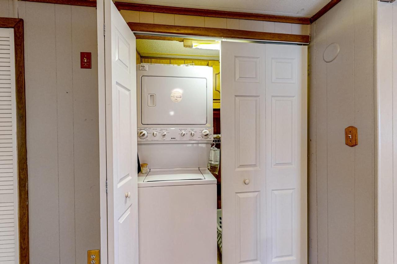 Pine Woods Cabin McHenry Extérieur photo