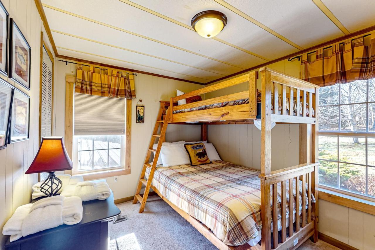 Pine Woods Cabin McHenry Extérieur photo